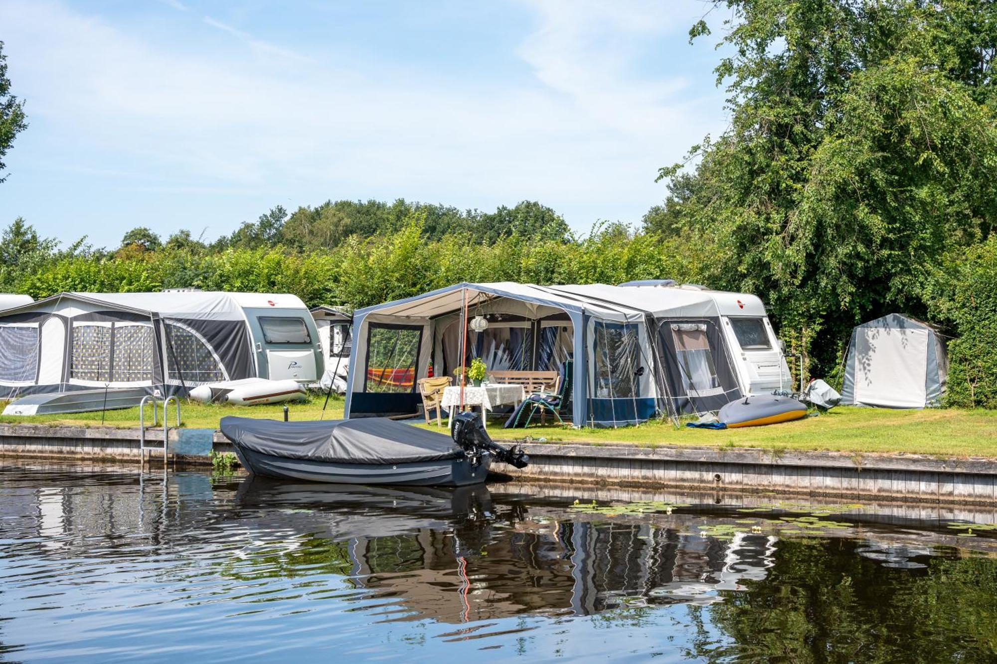 Recreatiecentrum De Kluft Ossenzijl Exterior foto